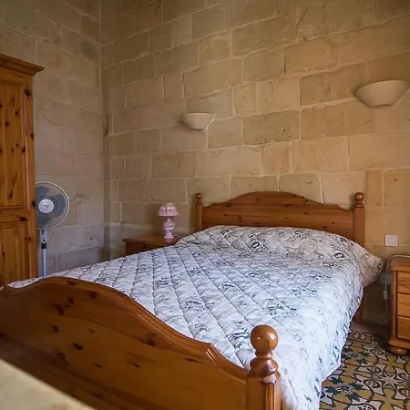 4 Bedroom Farmhouse With Large Private Pool Zebbug  Extérieur photo