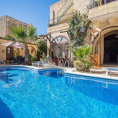 4 Bedroom Farmhouse With Large Private Pool Zebbug  Extérieur photo