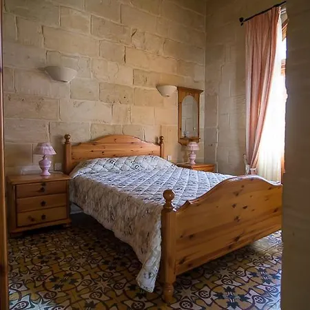 4 Bedroom Farmhouse With Large Private Pool Zebbug  Extérieur photo