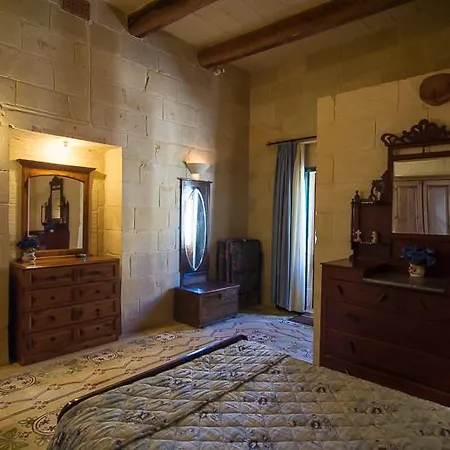 4 Bedroom Farmhouse With Large Private Pool Zebbug  Extérieur photo