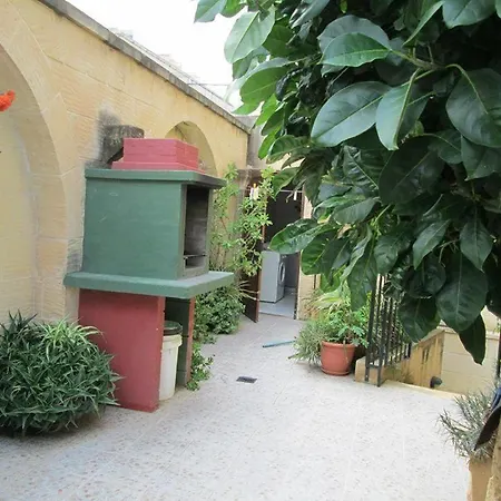4 Bedroom Farmhouse With Large Private Pool Zebbug  Extérieur photo